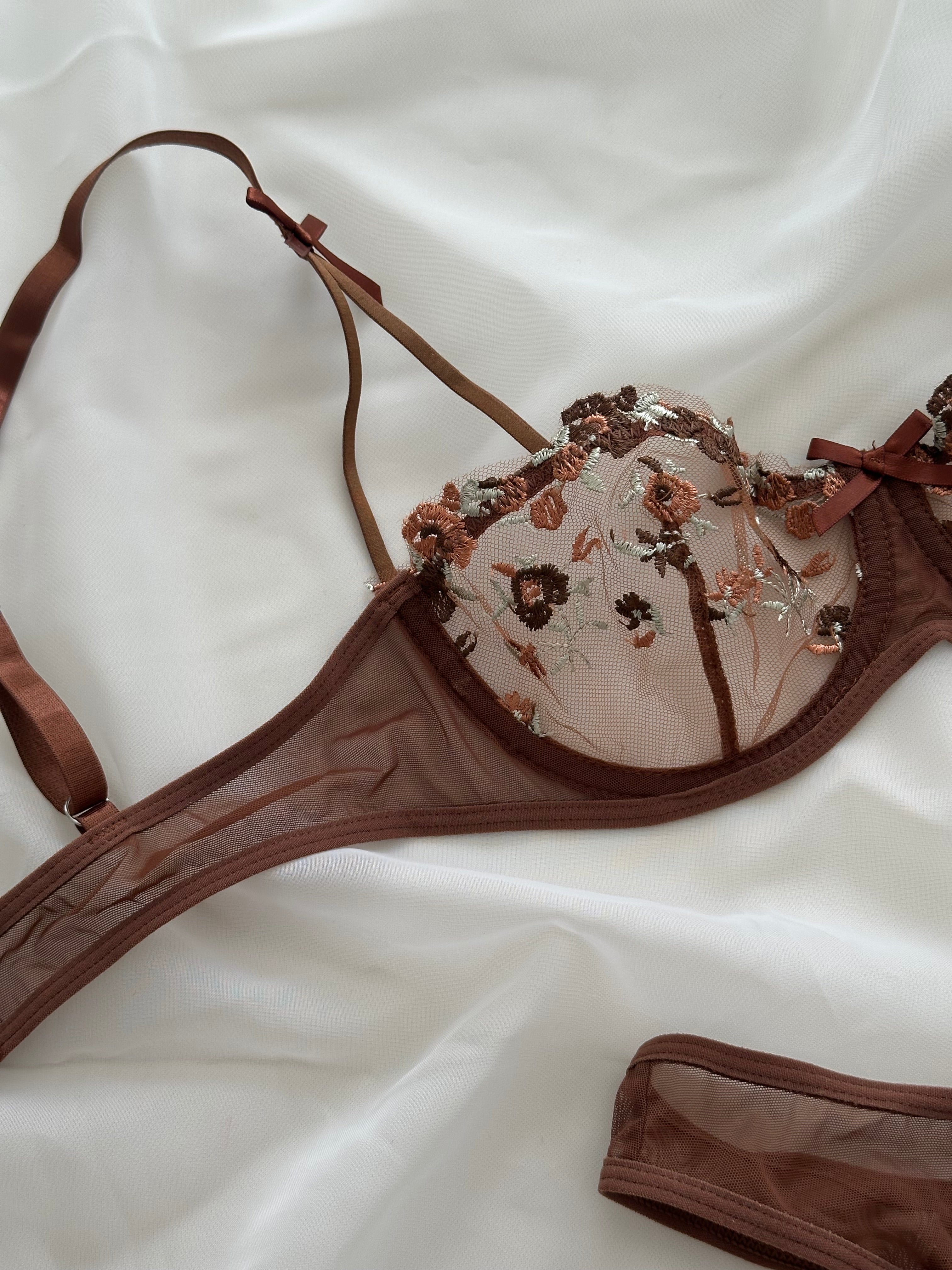 Set Toscana con Transparencias y Bordados florales