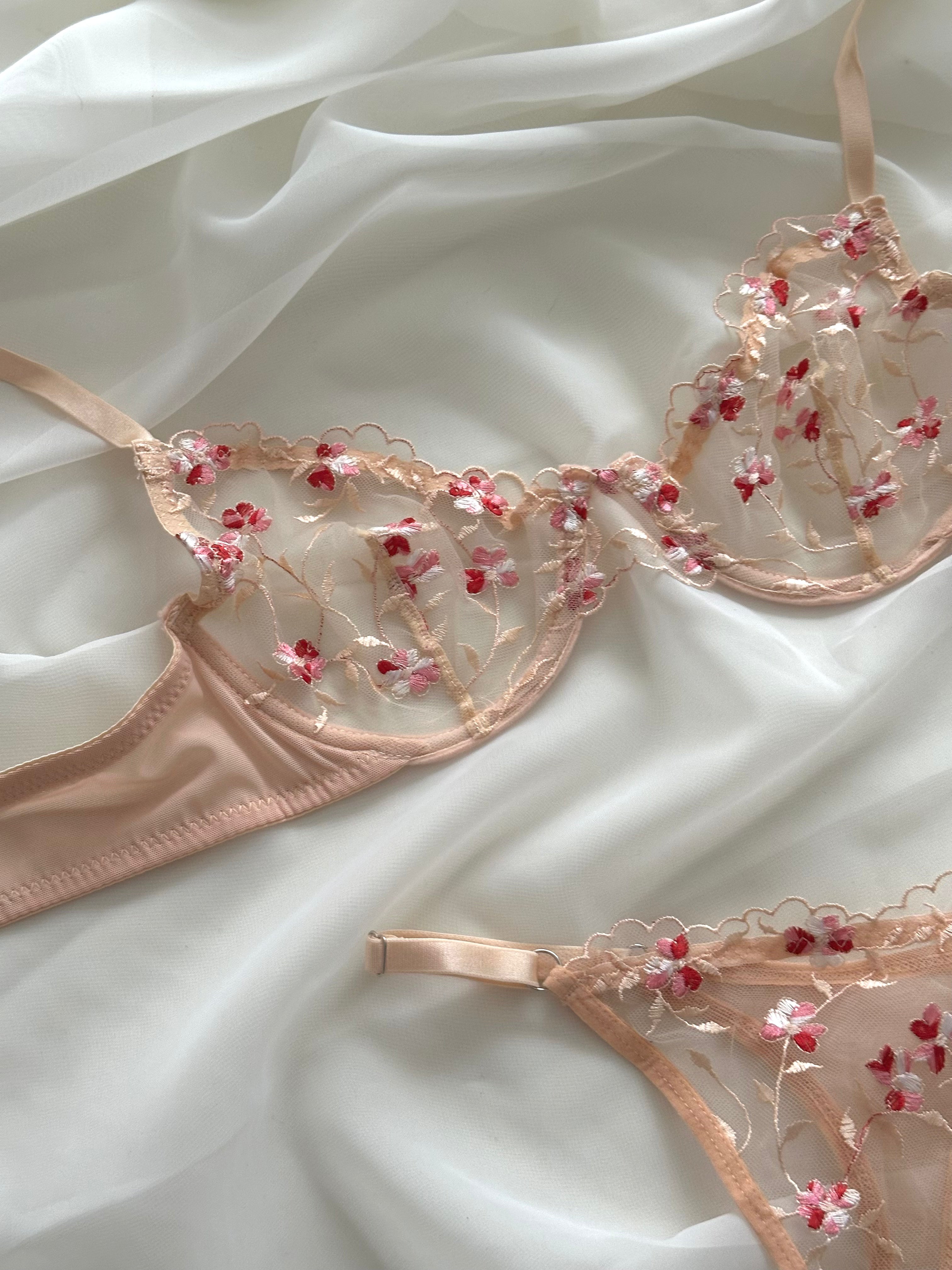 Set Sevilla en Tul Transparente con Bordado Floral